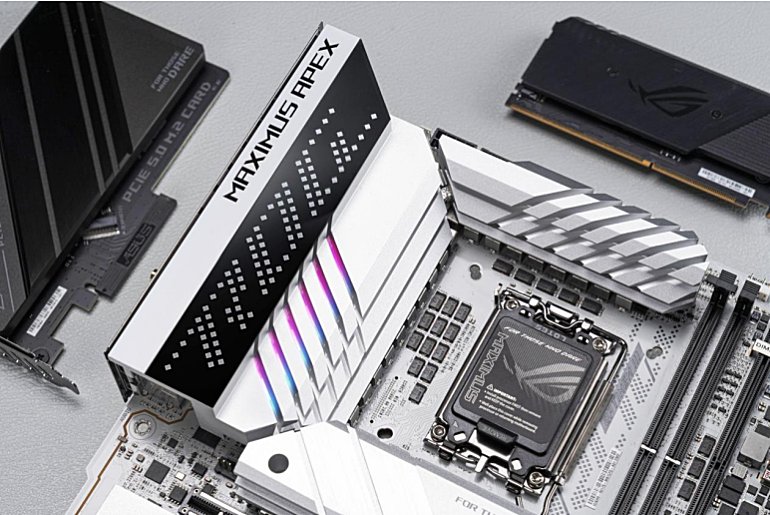 挖掘无限潜力，这款Z790堪称第13代酷睿超频神器！ 华硕ROG MAXIMUS Z790 APEX