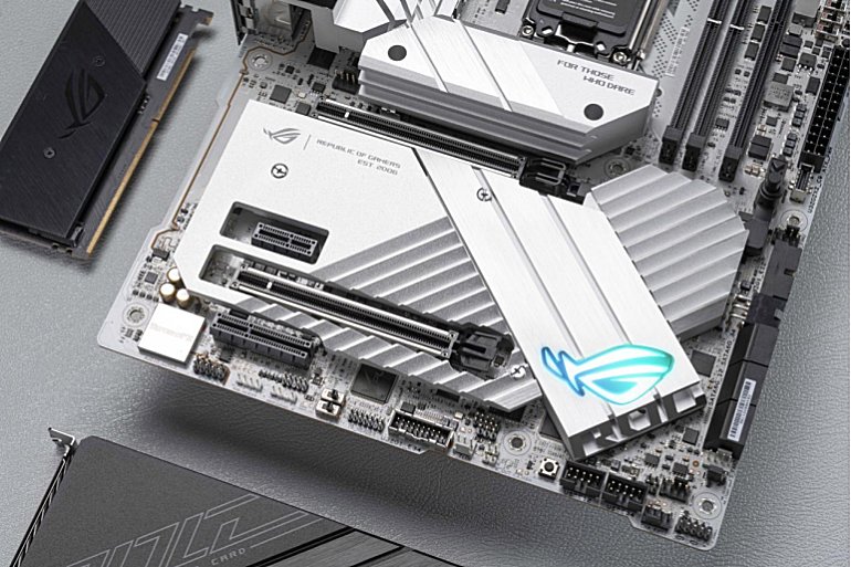 挖掘无限潜力，这款Z790堪称第13代酷睿超频神器！ 华硕ROG MAXIMUS Z790 APEX